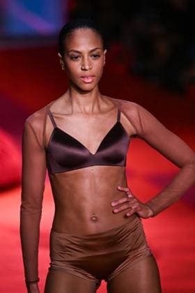 PFW Etam Runway A model walks the runway during the Etam Womenswear Spring Summer 2026 show as part of Paris Fashion Week in Paris, France on September 30, 2025. Photo by Aurore Marechal ABACAPRESS.COM Paris France  Copyright: xMarechalxAurore ABACAx