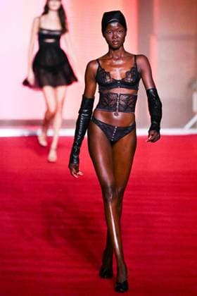 PFW Etam Runway A model walks the runway during the Etam Womenswear Spring Summer 2026 show as part of Paris Fashion Week in Paris, France on September 30, 2025. Photo by Aurore Marechal ABACAPRESS.COM Paris France  Copyright: xMarechalxAurore ABACAx