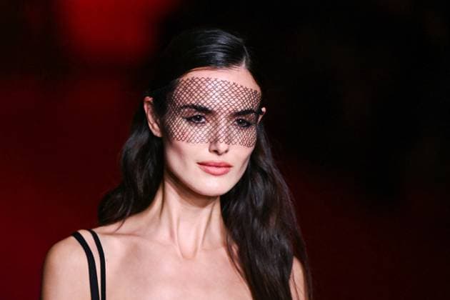 PFW Etam Runway A model walks the runway during the Etam Womenswear Spring Summer 2026 show as part of Paris Fashion Week in Paris, France on September 30, 2025. Photo by Aurore Marechal ABACAPRESS.COM Paris France  Copyright: xMarechalxAurore ABACAx