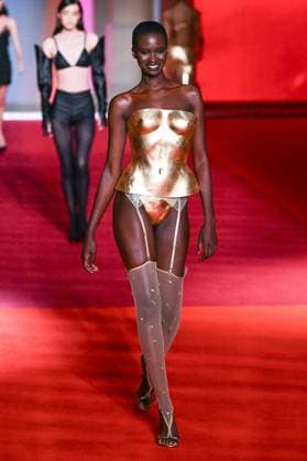 PFW Etam Runway A model walks the runway during the Etam Womenswear Spring Summer 2026 show as part of Paris Fashion Week in Paris, France on September 30, 2025. Photo by Aurore Marechal ABACAPRESS.COM Paris France  Copyright: xMarechalxAurore ABACAx