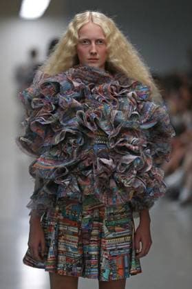 PFW - Anrealage Runway A model walks the runway during the Anrealage Womenswear Spring Summer 2026 show at Palais de Tokyo as part of Paris Fashion Week on September 30, 2025 in Paris, France. Photo by Alain-gil Gonzalze ABACAPRESS.COM Paris France  Copyright: xGonzalezxAlain-Gil ABACAx