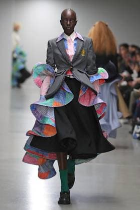 PFW - Anrealage Runway A model walks the runway during the Anrealage Womenswear Spring Summer 2026 show at Palais de Tokyo as part of Paris Fashion Week on September 30, 2025 in Paris, France. Photo by Alain-gil Gonzalze ABACAPRESS.COM Paris France  Copyright: xGonzalezxAlain-Gil ABACAx
