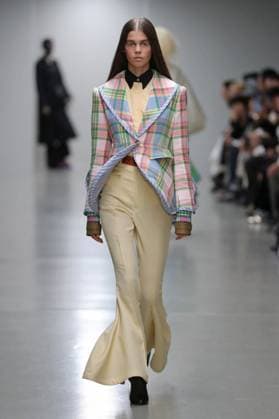 PFW - Anrealage Runway A model walks the runway during the Anrealage Womenswear Spring Summer 2026 show at Palais de Tokyo as part of Paris Fashion Week on September 30, 2025 in Paris, France. Photo by Alain-gil Gonzalze ABACAPRESS.COM Paris France  Copyright: xGonzalezxAlain-Gil ABACAx