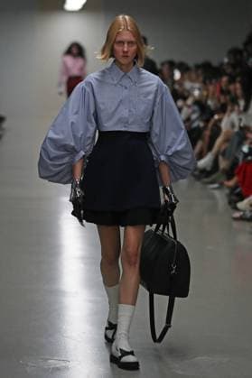 PFW - Anrealage Runway A model walks the runway during the Anrealage Womenswear Spring Summer 2026 show at Palais de Tokyo as part of Paris Fashion Week on September 30, 2025 in Paris, France. Photo by Alain-gil Gonzalze ABACAPRESS.COM Paris France  Copyright: xGonzalezxAlain-Gil ABACAx
