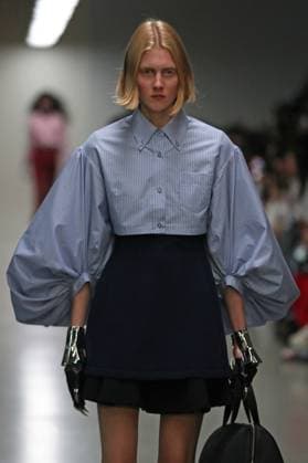 PFW - Anrealage Runway A model walks the runway during the Anrealage Womenswear Spring Summer 2026 show at Palais de Tokyo as part of Paris Fashion Week on September 30, 2025 in Paris, France. Photo by Alain-gil Gonzalze ABACAPRESS.COM Paris France  Copyright: xGonzalezxAlain-Gil ABACAx