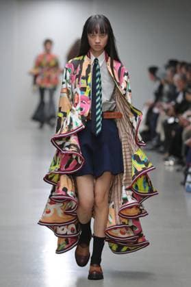 PFW - Anrealage Runway A model walks the runway during the Anrealage Womenswear Spring Summer 2026 show at Palais de Tokyo as part of Paris Fashion Week on September 30, 2025 in Paris, France. Photo by Alain-gil Gonzalze ABACAPRESS.COM Paris France  Copyright: xGonzalezxAlain-Gil ABACAx