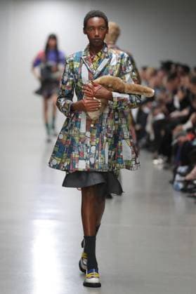 PFW - Anrealage Runway A model walks the runway during the Anrealage Womenswear Spring Summer 2026 show at Palais de Tokyo as part of Paris Fashion Week on September 30, 2025 in Paris, France. Photo by Alain-gil Gonzalze ABACAPRESS.COM Paris France  Copyright: xGonzalezxAlain-Gil ABACAx
