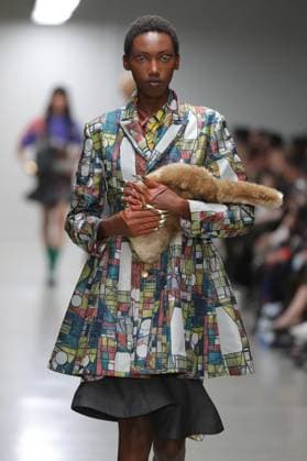 PFW - Anrealage Runway A model walks the runway during the Anrealage Womenswear Spring Summer 2026 show at Palais de Tokyo as part of Paris Fashion Week on September 30, 2025 in Paris, France. Photo by Alain-gil Gonzalze ABACAPRESS.COM Paris France  Copyright: xGonzalezxAlain-Gil ABACAx