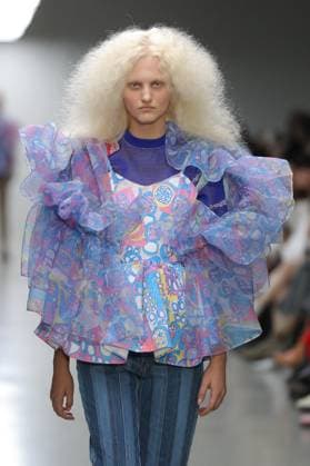 PFW - Anrealage Runway A model walks the runway during the Anrealage Womenswear Spring Summer 2026 show at Palais de Tokyo as part of Paris Fashion Week on September 30, 2025 in Paris, France. Photo by Alain-gil Gonzalze ABACAPRESS.COM Paris France  Copyright: xGonzalezxAlain-Gil ABACAx