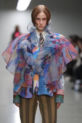 PFW - Anrealage Runway A model walks the runway during the Anrealage Womenswear Spring Summer 2026 show at Palais de Tokyo as part of Paris Fashion Week on September 30, 2025 in Paris, France. Photo by Alain-gil Gonzalze ABACAPRESS.COM Paris France  Copyright: xGonzalezxAlain-Gil ABACAx
