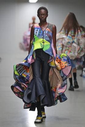 PFW - Anrealage Runway A model walks the runway during the Anrealage Womenswear Spring Summer 2026 show at Palais de Tokyo as part of Paris Fashion Week on September 30, 2025 in Paris, France. Photo by Alain-gil Gonzalze ABACAPRESS.COM Paris France  Copyright: xGonzalezxAlain-Gil ABACAx