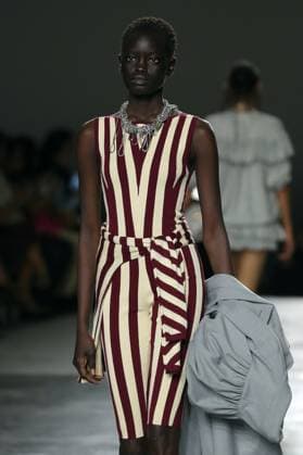 PFW - Dries Van Noten Runway A model walks the runway during the Dries Van Noten Ready to Wear Spring Summer 2026 fashion show as part of the Paris Fashion Week on September 30, 2025 in Paris, France. Photo by Alain-Gil Gonzalze ABACAPRESS.COM Paris France  Copyright: xGonzalezxAlain-Gil ABACAx