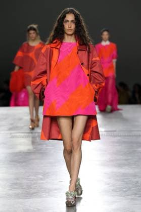 PFW - Dries Van Noten Runway A model walks the runway during the Dries Van Noten Ready to Wear Spring Summer 2026 fashion show as part of the Paris Fashion Week on September 30, 2025 in Paris, France. Photo by Alain-Gil Gonzalze ABACAPRESS.COM Paris France  Copyright: xGonzalezxAlain-Gil ABACAx