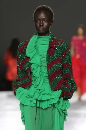 PFW - Dries Van Noten Runway A model walks the runway during the Dries Van Noten Ready to Wear Spring Summer 2026 fashion show as part of the Paris Fashion Week on September 30, 2025 in Paris, France. Photo by Alain-Gil Gonzalze ABACAPRESS.COM Paris France  Copyright: xGonzalezxAlain-Gil ABACAx