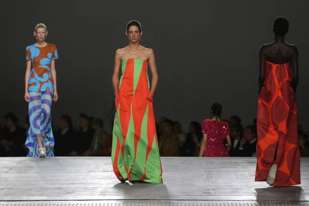 PFW - Dries Van Noten Runway A model walks the runway during the Dries Van Noten Ready to Wear Spring Summer 2026 fashion show as part of the Paris Fashion Week on September 30, 2025 in Paris, France. Photo by Alain-Gil Gonzalze ABACAPRESS.COM Paris France  Copyright: xGonzalezxAlain-Gil ABACAx