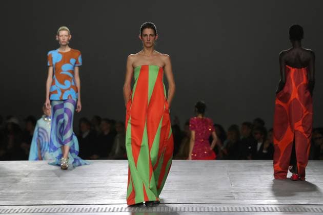 PFW - Dries Van Noten Runway A model walks the runway during the Dries Van Noten Ready to Wear Spring Summer 2026 fashion show as part of the Paris Fashion Week on September 30, 2025 in Paris, France. Photo by Alain-Gil Gonzalze ABACAPRESS.COM Paris France  Copyright: xGonzalezxAlain-Gil ABACAx