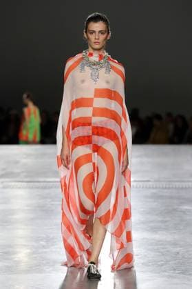 PFW - Dries Van Noten Runway A model walks the runway during the Dries Van Noten Ready to Wear Spring Summer 2026 fashion show as part of the Paris Fashion Week on September 30, 2025 in Paris, France. Photo by Alain-Gil Gonzalze ABACAPRESS.COM Paris France  Copyright: xGonzalezxAlain-Gil ABACAx