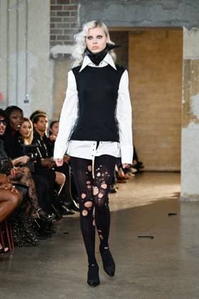 PFW - Pressiat Runway A model walks the runway during the Pressiat Womenswear Spring Summer 2026 show as part of Paris Fashion Week on September 30, 2025 in Paris, France. Photo by Jana Call me J ABACAPRESS.COM Paris Ile de France France  Copyright: xJanaxCallxmexJ ABACAx