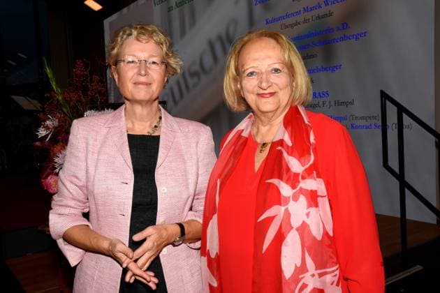 Annette Rammelsberger SZ Journalist Prizewinner Sabine Leutheusser Schnarrenberger Federal Minister of Justice a D Munich 30 09 2025 Literaturhaus Journalism Prize 2025 to journalist Annette Rammelsberger SZ Journalism Prize is endowed with 10,000 euros and is awarded every three years, alternating with the Literature and Translation Prize Munich