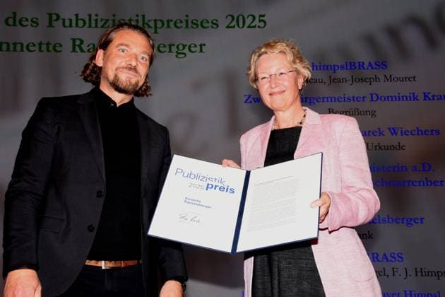 Marek Wiechers Cultural Affairs Officer Annette Rammelsberger SZ Journalist Prizewinner Munich 30 09 2025 Literaturhaus Publizistikpreis 2025 to journalist Annette Rammelsberger SZ Publizistikpreis is endowed with 10,000 euros is awarded every three years, alternating with the Literature and Translation Prize Munich