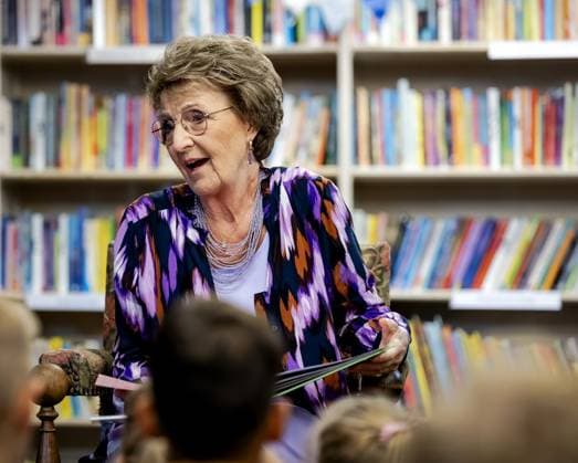 APELDOORN - Princess Margriet reads to children from the third grade of De Zonnewende primary school at the start of Children s Book Week, at the recycling and reintegration company Foenix. During Children s Book Week, children can exchange a book from home for one from the thrift store. ANP ROBIN VAN LONKHUIJSEN netherlands out - belgium out  Copyright: xx x538018415x originalFilename: 538018415.jpg
