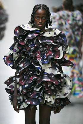 Défilé Anrealage Collection Femme Prêt à Porter Printemps Eté 2026 lors de la Fashion Week de Paris, le 30 septembre 2025 Anrealage Fashion Show Women Ready to Wear Spring Summer 2026 Collection , during Paris Fashion Week September 30th, 2025 Paris France  Copyright: xAgencex xBestimagexAgencex xBestimagex