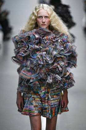 Défilé Anrealage Collection Femme Prêt à Porter Printemps Eté 2026 lors de la Fashion Week de Paris, le 30 septembre 2025 Anrealage Fashion Show Women Ready to Wear Spring Summer 2026 Collection , during Paris Fashion Week September 30th, 2025 Paris France  Copyright: xAgencex xBestimagexAgencex xBestimagex
