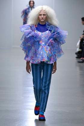 Défilé Anrealage Collection Femme Prêt à Porter Printemps Eté 2026 lors de la Fashion Week de Paris, le 30 septembre 2025 Anrealage Fashion Show Women Ready to Wear Spring Summer 2026 Collection , during Paris Fashion Week September 30th, 2025 Paris France  Copyright: xAgencex xBestimagexAgencex xBestimagex