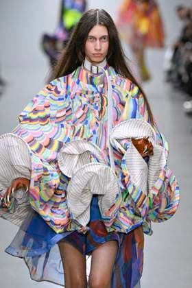 Défilé Anrealage Collection Femme Prêt à Porter Printemps Eté 2026 lors de la Fashion Week de Paris, le 30 septembre 2025 Anrealage Fashion Show Women Ready to Wear Spring Summer 2026 Collection , during Paris Fashion Week September 30th, 2025 Paris France  Copyright: xAgencex xBestimagexAgencex xBestimagex