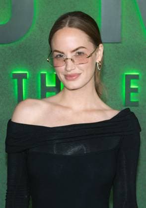 September 30, 2025, New York, Ny, United States: Haley Kalil attends the World Premiere of NETFLIX Monster: The Ed Gein Story . Held at The Plaza Hotel in New York. Dinara Khairova Zuma Presss. September 30, 2025. New York United States - ZUMAp281 20250930_zea_p281_010 Copyright: xPhotoxImagexPressx