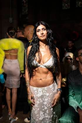 Linfluenceuse Mia Khalifa miakhalifa, Mia K au Front Row au défilé Casablanca Collection Femme Prêt à Porter Printemps Eté 2026 lors de la Fashion Week de Paris PFW , au 23 avenue georges V, à Paris, France, le 1er octobre 2025 Pierre Perusseau Bestimage Front Row Casablanca Womenswear Spring Summer 2026 show as part of Paris Fashion Week on October 01, 2025 in Paris, France Paris France  Copyright: xTizianoxDaxSilvax-xPierrexPerusseaux xBestimagexTizianoxDaxSilvax-xPierrexPerusseaux xBestimagex