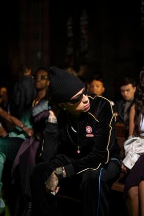 British rapper Central Cee Oakley Neil Caesar Su at Front Row Casablanca Womenswear Collection Spring Summer 2026 show as part of Paris Fashion Week PFW , 23 avenue georges V, Paris, France, October 01, 2025 Pierre Perusseau Bestimage Front Row Casablanca Womenswear Spring Summer 2026 show as part of Paris Fashion Week on October 01, 2025 in Paris France Paris France  Copyright: xTizianoxDaxSilvax-xPierrexPerusseaux xBestimagexTizianoxDaxSilvax-xPierrexPerusseaux xBestimagex