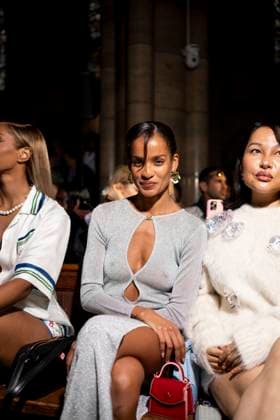 Narah Baptista au Front Row au défilé Casablanca Collection Femme Prêt à Porter Printemps Eté 2026 lors de la Fashion Week de Paris PFW , au 23 avenue georges V, à Paris, France, le 1er octobre 2025 Pierre Perusseau Bestimage Front Row Casablanca Womenswear Spring Summer 2026 show as part of Paris Fashion Week on October 01, 2025 in Paris, France Paris France  Copyright: xTizianoxDaxSilvax-xPierrexPerusseaux xBestimagexTizianoxDaxSilvax-xPierrexPerusseaux xBestimagex
