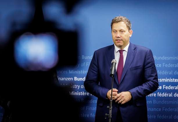 Lars Klingbeil, Bundesminister der Finanzen, beim Stahl-Gespraech mit Betriebsraeten und Gewerkschaften im Bundesfinanzministerium u.a. mit Baerbel Bas (SPD), Bundesministerin fuer Arbeit und Soziales, und Katherina Reiche (CDU), Bundesministerin fuer Wirtschaft und Energie. Fotografiert im Auftrag des Bundesfinanzministeriums Berlin Deutschland *** Lars Klingbeil, Federal Minister of Finance, at the steel talks with works councils and trade unions in the Federal Ministry of Finance with Baerbel Bas SPD , Federal Minister of Labor and Social Affairs, and Katherina Reiche CDU , Federal Minister of Economics and Energy Photographed on behalf of the Federal Ministry of Finance Berlin Germany Copyright: xThomasxKoehler BMFx