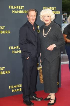 Filmfest Hamburg Premiere Olivia Stephan Kampwirth with Lilo Wanders Ernst Johann Ernie Reinhardt Olivia , Filmfest Hamburg, Cinemaxx Dammtor, Hamburg, 29 09 2025 Copyright: xEventpressxBecherx