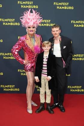 Filmfest Hamburg Premiere Olivia Olivia Jones Oliver Knöbel with Arian Wegener and Johannes Hegemann Olivia , Filmfest Hamburg, Cinemaxx Dammtor, Hamburg, 29 09 2025 Copyright: xEventpressxBecherx