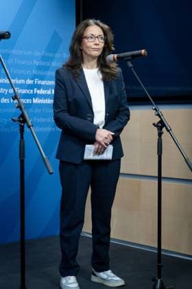 Stahlgespräch mit Betriebsräten und Gewerkschaften Bundesfinanzministerium, Berlin, Auftaktstatement, Vorsitzende DGB, Yasmin Fahimi Berlin Berlin GER *** Steel discussion with works councils and trade unions Federal Ministry of Finance, Berlin, Opening statement, Chairwoman DGB, Yasmin Fahimi Berlin Berlin GER