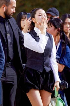 Jisoo Blackpink at the arrivals of the Christian Dior Womenswear Collection Prêt à Porter Spring Summer 2026 show as part of Paris Fashion Week PFW , in the Jardin des Tuileries, in Paris, France, October 01, 2025 Bertrand Exertier Bestimage Arrivals Christian Dior Womenswear Spring Summer 2026 show as part of Paris Fashion Week on October 01, 2025 in Paris, France Paris France  Copyright: xBertrandxExertierx xBestimagexBertrandxExertierx xBestimagex