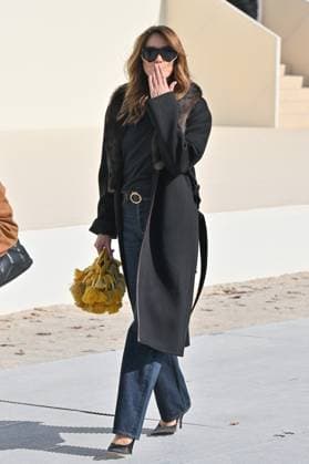 PFW Dior Outside Arrivals Carla Bruni arriving at Dior Show during Paris Fashion Week in Paris, France on October 1, 2025. Photo by Julien Reynaud APS-Medias ABACAPRESS.COM Paris France  Copyright: xReynaudxJulien APS-Medias ABACAx