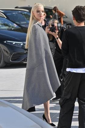 PFW Dior Outside Arrivals Anya Taylor Joy arriving at Dior Show during Paris Fashion Week in Paris, France on October 1, 2025. Photo by Julien Reynaud APS-Medias ABACAPRESS.COM Paris France  Copyright: xReynaudxJulien APS-Medias ABACAx