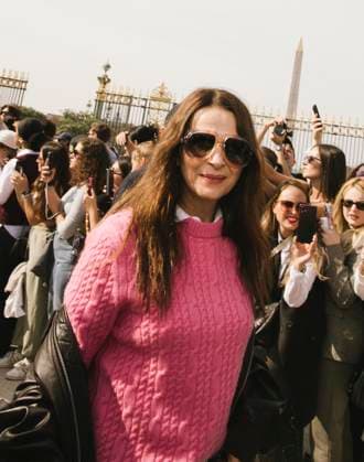 Juliette Binoche at the arrivals of the Christian Dior Womenswear Collection Prêt à Porter Spring Summer 2026 show as part of Paris Fashion Week PFW , in the Jardin des Tuileries, in Paris, France, October 01, 2025 Delpech Guignebourg Bestimage Arrivals Christian Dior Womenswear Spring Summer 2026 show as part of Paris Fashion Week on October 01, 2025 in Paris, France Paris France  Copyright: xDelpech-Guignebourg BestimagexDelpech-Guignebourg Bestimagex