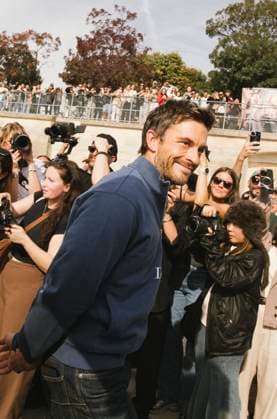 Jonathan Bailey at the arrivals of the Christian Dior Womenswear Collection Prêt à Porter Spring Summer 2026 show as part of Paris Fashion Week PFW , in the Jardin des Tuileries, in Paris, France, October 01, 2025 Delpech Guignebourg Bestimage Arrivals Christian Dior Womenswear Spring Summer 2026 show as part of Paris Fashion Week on October 01, 2025 in Paris, France Paris France  Copyright: xDelpech-Guignebourg BestimagexDelpech-Guignebourg Bestimagex