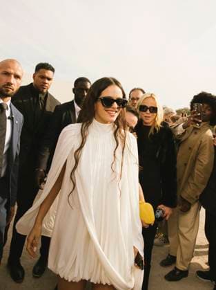 Rosalia at the arrivals of the Christian Dior Collection Femme Prêt à Porter Printemps Eté 2026 show as part of Paris Fashion Week PFW , in the Jardin des Tuileries, in Paris, France, October 01, 2025 Delpech Guignebourg Bestimage Arrivals Christian Dior Womenswear Spring Summer 2026 show as part of Paris Fashion Week on October 01, 2025 in Paris, France Paris France  Copyright: xDelpech-Guignebourg BestimagexDelpech-Guignebourg Bestimagex