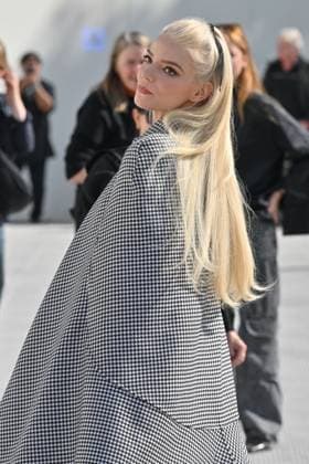PFW Dior Outside Arrivals Anya Taylor Joy arriving at Dior Show during Paris Fashion Week in Paris, France on October 1, 2025. Photo by Julien Reynaud APS-Medias ABACAPRESS.COM Paris France  Copyright: xReynaudxJulien APS-Medias ABACAx