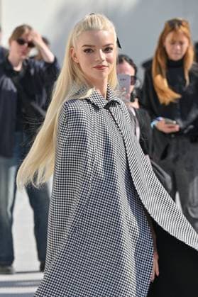 PFW Dior Outside Arrivals Anya Taylor Joy arriving at Dior Show during Paris Fashion Week in Paris, France on October 1, 2025. Photo by Julien Reynaud APS-Medias ABACAPRESS.COM Paris France  Copyright: xReynaudxJulien APS-Medias ABACAx