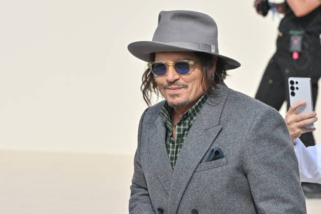 PFW Dior Outside Arrivals Johnny Depp arriving at Dior Show during Paris Fashion Week in Paris, France on October 1, 2025. Photo by Julien Reynaud APS-Medias ABACAPRESS.COM Paris France  Copyright: xReynaudxJulien APS-Medias ABACAx