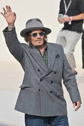 PFW Dior Outside Arrivals Johnny Depp arriving at Dior Show during Paris Fashion Week in Paris, France on October 1, 2025. Photo by Julien Reynaud APS-Medias ABACAPRESS.COM Paris France  Copyright: xReynaudxJulien APS-Medias ABACAx