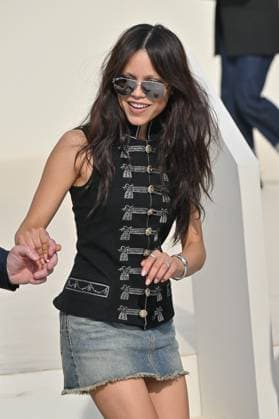 PFW Dior Outside Arrivals Jenna Ortega arriving at Dior Show during Paris Fashion Week in Paris, France on October 1, 2025. Photo by Julien Reynaud APS-Medias ABACAPRESS.COM Paris France  Copyright: xReynaudxJulien APS-Medias ABACAx