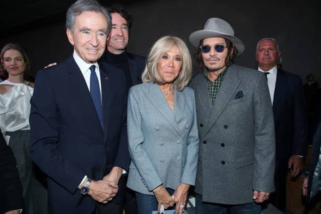 Bernard Arnault, Antoine Arnault, Brigitte Macron and Johnny Depp at the Front Row of the Christian Dior Womenswear Collection Prêt à Porter Spring Summer 2026 show as part of Paris Fashion Week PFW , in the Jardin des Tuileries, in Paris, France, October 1st, 2025 Bertrand Rindoff Bestimage Front Row Christian Dior Womenswear Spring Summer 2026 show as part of Paris Fashion Week on October 1st, 2025 in Paris, France Paris France  Copyright: xBERTRANDxRINDOFFxPETROFFx xBESTIMAGExBERTRANDxRINDOFFxPETROFFx xBESTIMAGEx