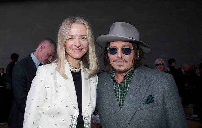 Delphine Arnault General Manager of Dior and Johnny Depp at the Front Row of the Christian Dior Womenswear Collection Prêt à Porter Spring Summer 2026 show as part of Paris Fashion Week PFW , in the Jardin des Tuileries, in Paris, France, October 1st, 2025 Bertrand Rindoff Bestimage Front Row Christian Dior Womenswear Spring Summer 2026 show as part of Paris Fashion Week on October 1st, 2025 in Paris, France Paris France  Copyright: xBERTRANDxRINDOFFxPETROFFx xBESTIMAGExBERTRANDxRINDOFFxPETROFFx xBESTIMAGEx